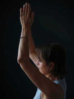 Main jointe yoga - Un retour à soi